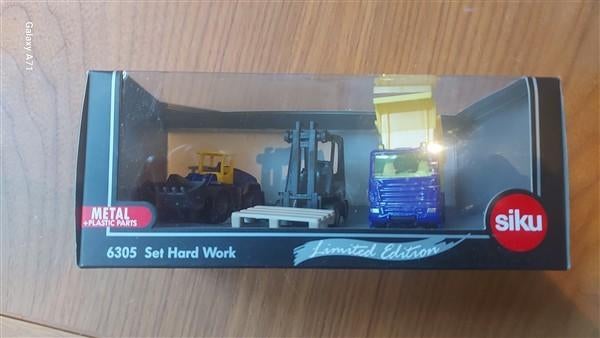 Siku 6305 Set hard work, Hobby en Vrije tijd, Ophalen of Verzenden, Zo goed als nieuw, Bus of Vrachtwagen, SIKU