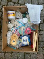 Doos met allerlei handwerk spullen, Ophalen, Zo goed als nieuw