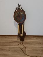 Antieke Wandklok met Haan Ornament, Antiek en Kunst, Antiek | Klokken, Ophalen