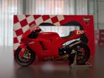 Minichamps 1:12 Ducati Desmosedici Loris Capirossi MotoGP 05, Hobby en Vrije tijd, Modelauto's | 1:5 tot 1:12, Ophalen of Verzenden