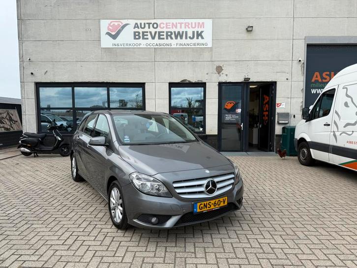 Mercedes-Benz B-Klasse 180 1.6 5DRS AUT 2014 Grijs Schade, Auto diversen, Schadeauto's, Mercedes-Benz, Automaat, Benzine, MPV
