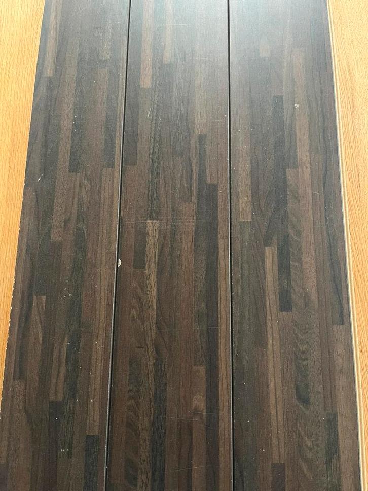 Mooie donkere laminaatvloer van Parador, Doe-het-zelf en Verbouw, Vloerdelen en Plavuizen, Zo goed als nieuw, Laminaat, Hout, 50 tot 150 cm