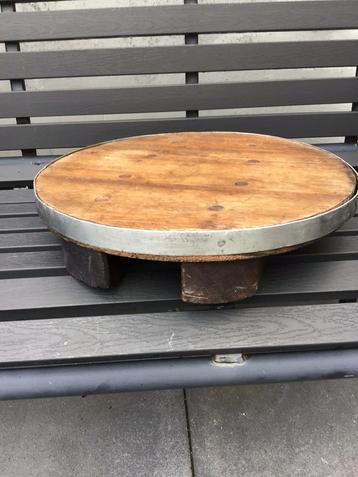Houten plateau beschikbaar voor biedingen