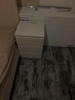 Nachtkastje met Oplaadpunten - Handig!, Ophalen, Gebruikt, 3 of 4 laden, Minder dan 100 cm