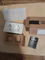 Nieuwe Dubbele Stopcontact met USB, Doe-het-zelf en Verbouw, Elektra en Kabels, Ophalen of Verzenden, Nieuw, Stopcontact