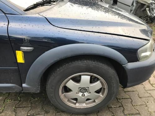 Scherm rechts-voor van een Volvo XC70 (417-26), Auto-onderdelen, Carrosserie en Plaatwerk, Volvo, Gebruikt, 3 maanden garantie