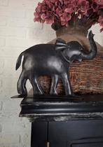 Metalen Olifant op Stander - Stoere Decoratie, Ophalen of Verzenden, Zo goed als nieuw