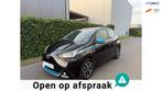 Toyota Aygo 1.0 VVT-i X-PLAY 72pk 2019 | CARPLAY | LEDER, Gebruikt, Euro 6, 4 stoelen, Leder en Stof