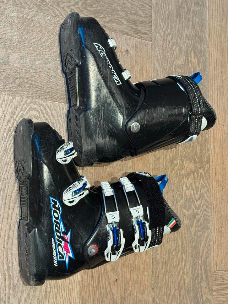 NORDICA Dobermann Team 70 Jeugd SkischoenenM Maat 38, Sport en Fitness, Skiën en Langlaufen, Gebruikt, Schoenen, Skiën, Nordica