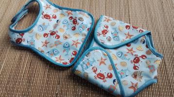 Poppenkleertjes   WASBAAR SETJE  /  taillemaat 29-31 cm beschikbaar voor biedingen