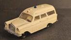 Siku mercedes ambulance, Hobby en Vrije tijd, Modelauto's | 1:43, Ophalen of Verzenden, Zo goed als nieuw, Auto, SIKU