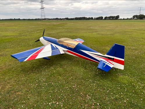 Extra 300 125inch extreme flight, Hobby en Vrije tijd, Modelbouw | Radiografisch | Vliegtuigen, Gebruikt, Benzine, RTF (Ready to Fly)