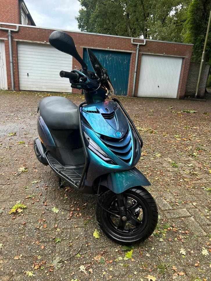 Piaggio Zip SP | Snor | 2019 | Custom kleur, Fietsen en Brommers, Scooters | Piaggio, Zo goed als nieuw, Zip, Maximaal 25 km/u