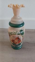 Handbeschilderde opaline vaas uit 1900, Antiek en Kunst, Antiek | Vazen, Ophalen of Verzenden