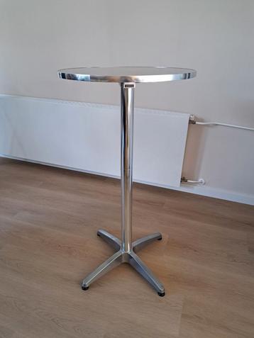 Sta tafel.2 in 1 met stelpoten.(1x gebruikt) beschikbaar voor biedingen