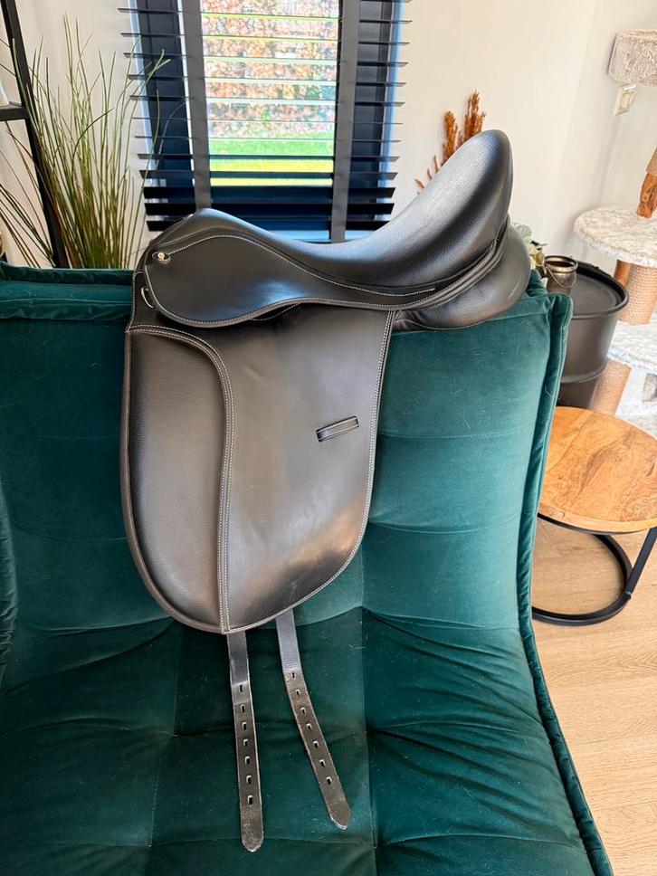 Dressuurzadel Waldhausen economic 17,5, Dieren en Toebehoren, Paarden en Pony's | Dekens en Dekjes, Zo goed als nieuw, Ophalen