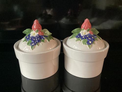 2 hele leuke porseleienen potten met mooie deksel, gemerkt, Huis en Inrichting, Keuken | Potten en Pannen, Gebruikt, Pot, Bus of Blik