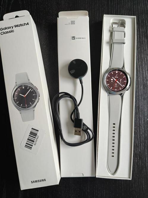 Horloge, Sieraden, Tassen en Uiterlijk, Horloges | Heren, Zo goed als nieuw, Polshorloge, Overige merken, Overige materialen, Kunststof