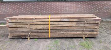 Partij houten balken 36 stuks beschikbaar voor biedingen