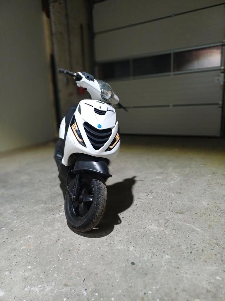 Piaggio zip 172cc / 125cc, Fietsen en Brommers, Scooters | Piaggio, Zo goed als nieuw, Zip, Benzine, Ophalen