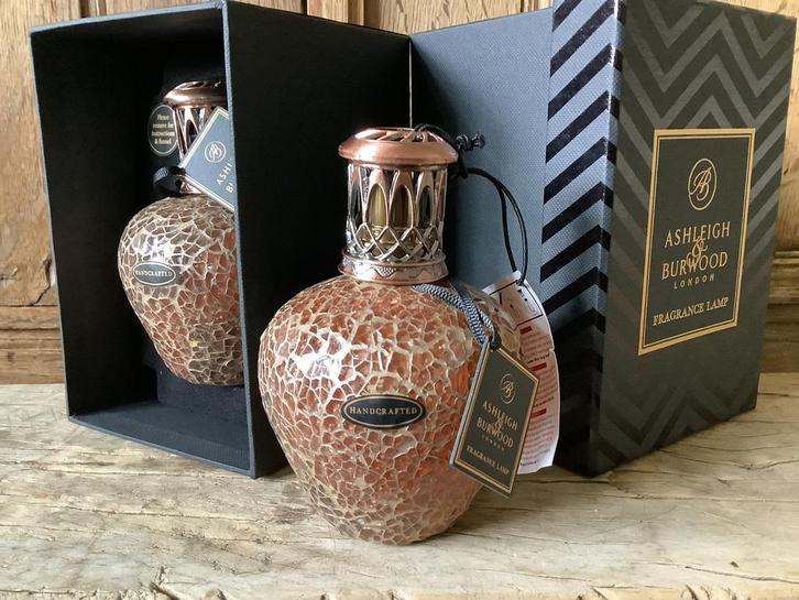 Nieuw hele mooie Ashleigh & Burwood geurlampen, Huis en Inrichting, Woonaccessoires | Kandelaars en Kaarsen, Nieuw, Ophalen of Verzenden