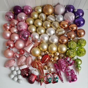 88 kerstballen en kerst ornamenten in 1 koop  beschikbaar voor biedingen