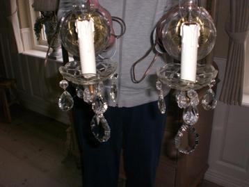 2 Antiek kristallen Muur Kroonluchters beschikbaar voor biedingen