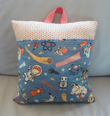 Space Age Kussen Vintage beschikbaar voor biedingen