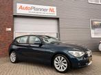 BMW 1-serie 116i Business+! Clima! Cruise! Navi! PDC!, 1-Serie, Gebruikt, 4 cilinders, Blauw