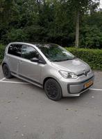 Volkswagen up! 5-DEURS AIRCO BI-TONE 6 versn 2017, Auto's, Voorwielaandrijving, Stof, 4 stoelen, Origineel Nederlands