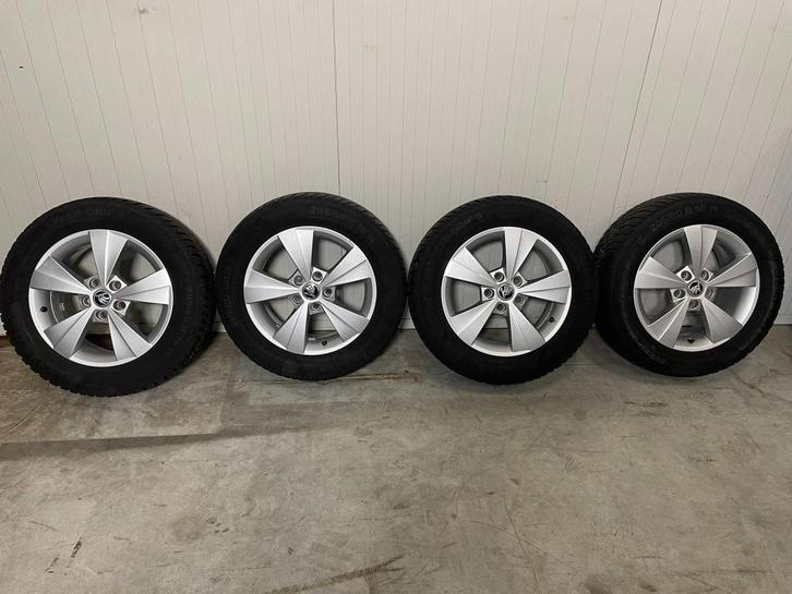 Skoda Octavia 16 inch LM velgen met winterbanden, Auto-onderdelen, Banden en Velgen, Velg(en), Winterbanden, 16 inch, 205 mm, Personenwagen