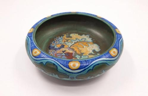 Antieke plateel Corona schaal, Antiek en Kunst, Antiek | Keramiek en Aardewerk, Verzenden