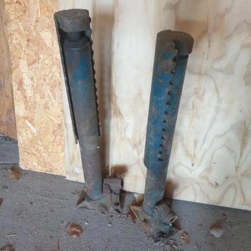 2x Vintage Krik / Steunpoot beschikbaar voor biedingen