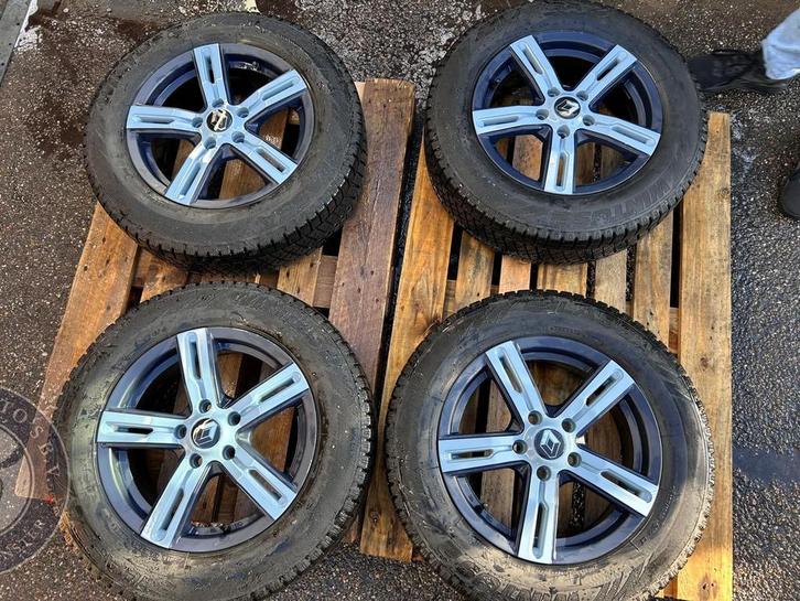 Renault Trafic / Opel Vivaro 16 inch velgen met winterbanden, Auto-onderdelen, Banden en Velgen, Banden en Velgen, Personenwagen