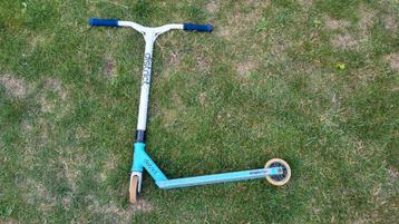 stuntstep stuurhoogte 86 cm beschikbaar voor biedingen