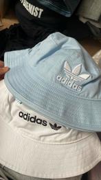 Adidas bucket hat baby blauw en wit nieuw, Kleding | Heren, Hoeden en Petten, Nieuw, One size fits all, Hoed, Adidas