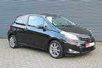 Toyota YARIS 1.3 VVT-i Comfort Sport Uitvoering. 3-Deurs NAV, Auto's, Voorwielaandrijving, Euro 5, Gebruikt, 4 cilinders