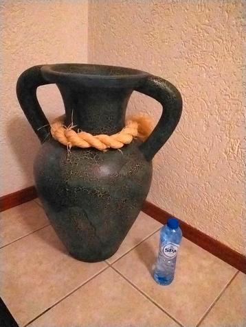 Grote Vaas - Ideaal voor Paraplu's beschikbaar voor biedingen