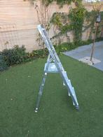 Keukentrap aluminium met 4 treden., Doe-het-zelf en Verbouw, Ladders en Trappen, Ophalen, Gebruikt, Minder dan 2 meter