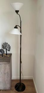 Vloerlamp van messing met melkglas kappen, Ophalen, Zo goed als nieuw, 150 tot 200 cm