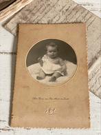 Brocante oude baby foto hard karton, Antiek en Kunst, Ophalen of Verzenden