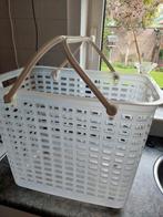 Te koop mooie grote wasmand op wieltjes. Nieuwstaat., Ophalen of Verzenden, Zo goed als nieuw