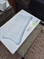Wii fit plus, Spelcomputers en Games, Ophalen of Verzenden, Gebruikt, Met 1 controller