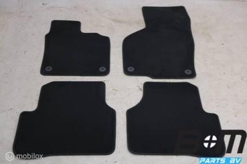 Set vloermatten VW Passat B6 RHD 3C2863011C beschikbaar voor biedingen