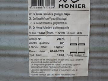 Dakpannen Monier grafietgrijs beschikbaar voor biedingen