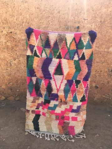 Boujaad Berbers tapijt 176 x 108 cm beschikbaar voor biedingen