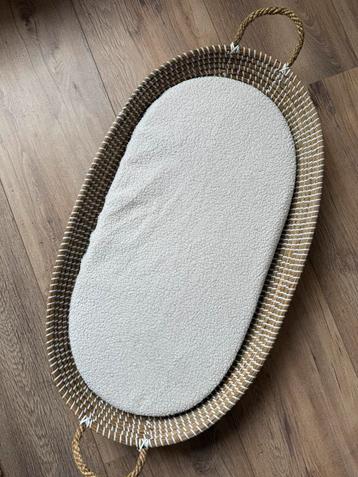 Rieten verschoonmand beschikbaar voor biedingen