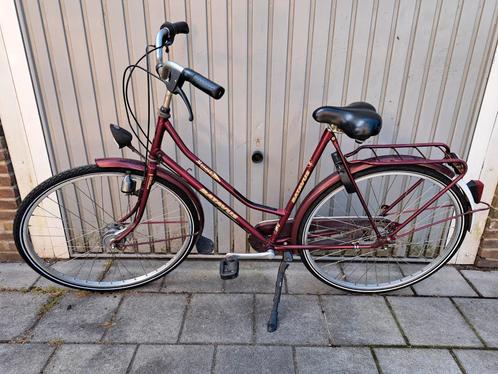 For sale 28inch Batavus citybike with 3 gears and handbrakes, Fietsen en Brommers, Fietsen | Dames | Omafietsen, Zo goed als nieuw