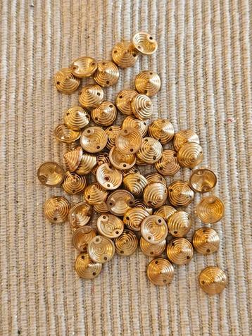 Gouden Piramide Studs - 39 stuks beschikbaar voor biedingen
