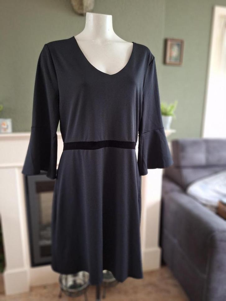 K-Design K Design trompet mouw jurk XXL zwart gratis verz, Kleding | Dames, Jurken, Zo goed als nieuw, Maat 46/48 (XL) of groter